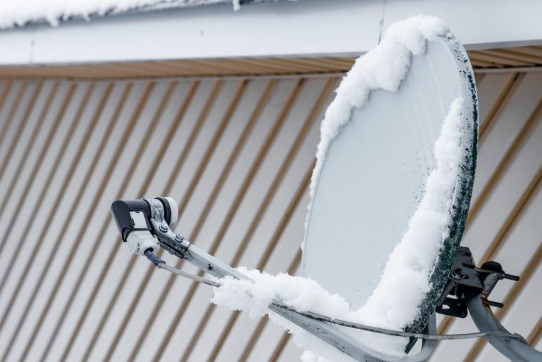 Can the same satellite dish be used for the internet and TV?